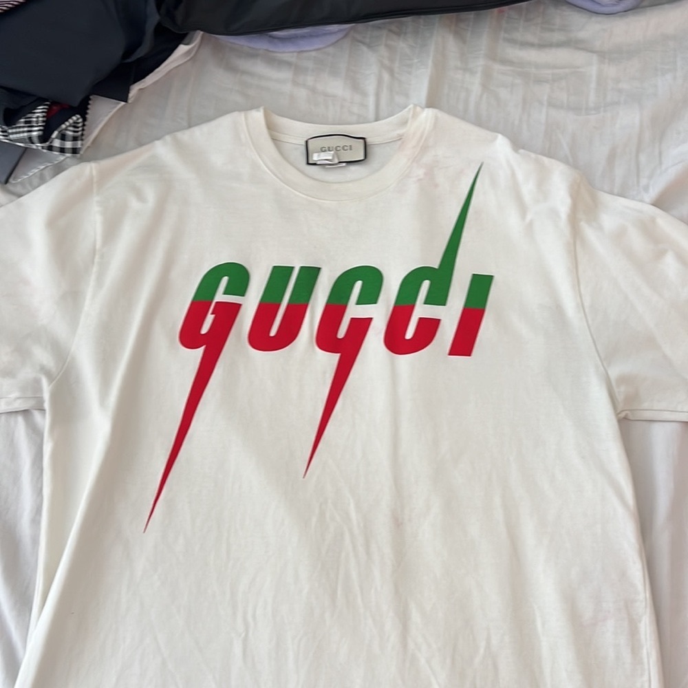 Gucci xxxl light few stains this item is dry cleaned